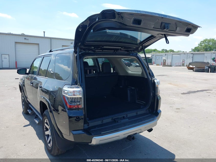 2024 Toyota 4runner VIN JTERU5JR6R6270264 IAAI salvage auction — RIGHT SIDE, Salvage Title, sold $17,500 on 2026-07-28 (photo 3)