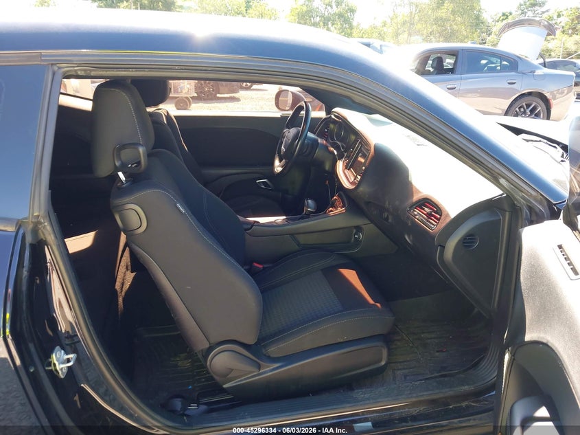 2019 Dodge Challenger VIN 2C3CDZAG0KH747974 IAAI salvage auction — REAR END, Salvage Title, sold $5,400 on 2026-07-27 (photo 5)