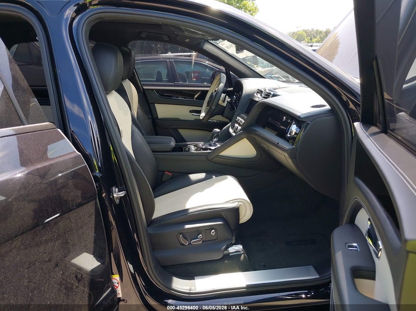 2023 Bentley Bentayga VIN SJAA72ZV6PC023786 IAAI salvage auction — WATER/FLOOD, Salvage Title, sold $62,000 on 2026-09-15 (photo 5)