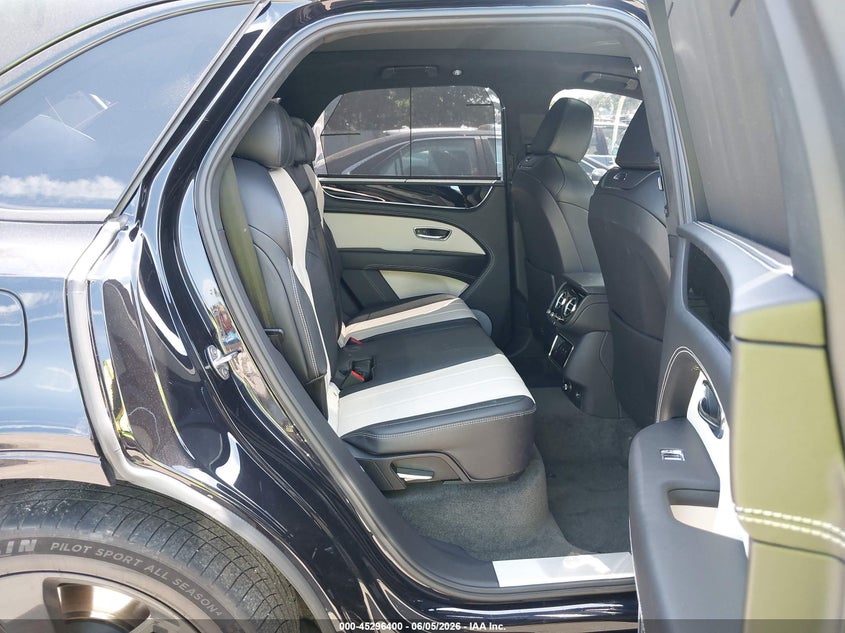 2023 Bentley Bentayga VIN SJAA72ZV6PC023786 IAAI salvage auction — WATER/FLOOD, Salvage Title, sold $62,000 on 2026-09-15 (photo 8)