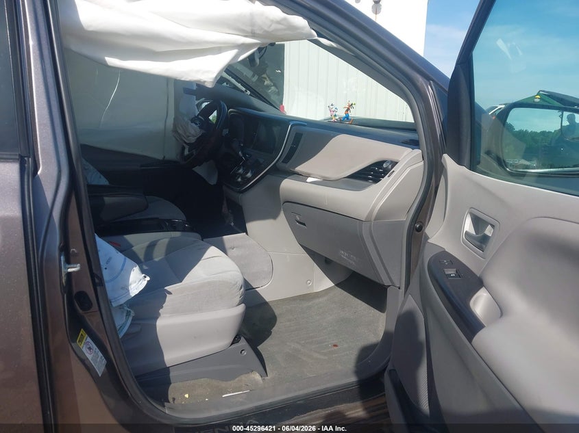 2015 Toyota Sienna VIN 5TDKK3DC9FS540025 IAAI salvage auction — FRONT END, Salvage Title, sold $1,500 on 2026-07-22 (photo 5)