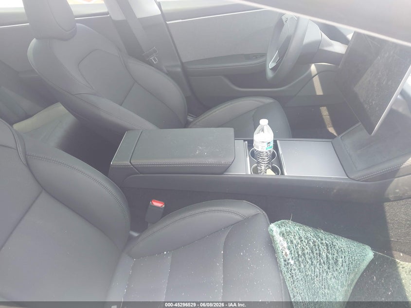2025 Tesla Model 3 VIN 5YJ3E1EA6SF890000 IAAI salvage auction — SIDE, Salvage Title, sold $13,575 on 2026-07-21 (photo 5)