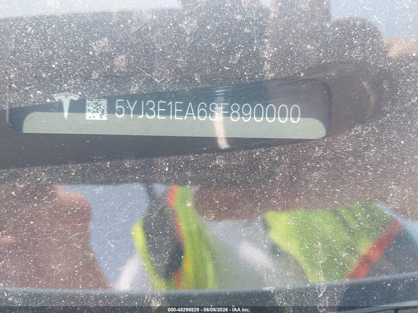 2025 Tesla Model 3 VIN 5YJ3E1EA6SF890000 IAAI salvage auction — SIDE, Salvage Title, sold $13,575 on 2026-07-21 (photo 9)