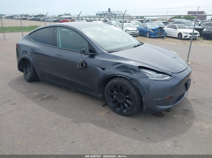 2021 Tesla Model y VIN 5YJYGDEE8MF267226 — IAAI salvage auction photo