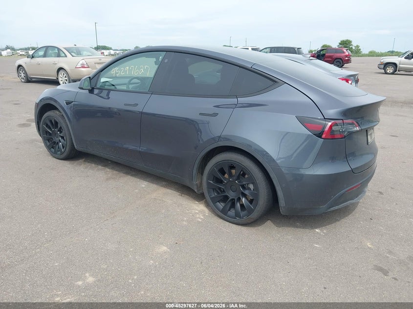 2021 Tesla Model y VIN 5YJYGDEE8MF267226 IAAI salvage auction — RIGHT SIDE, Salvage (Minnesota), sold $8,050 on 2026-08-27 (photo 3)