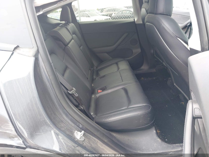 2021 Tesla Model y VIN 5YJYGDEE8MF267226 IAAI salvage auction — RIGHT SIDE, Salvage (Minnesota), sold $8,050 on 2026-08-27 (photo 8)