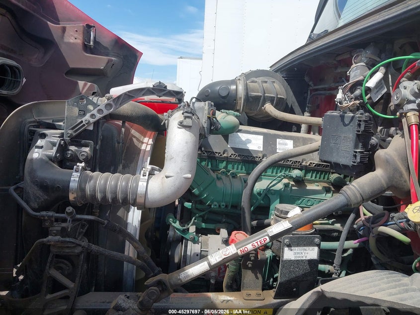 2020 Volvo VIN 4V4WC9EG6LN225479 IAAI salvage auction — UNKNOWN, Salvage Title, sold $13,950 on 2026-08-19 (photo 9)