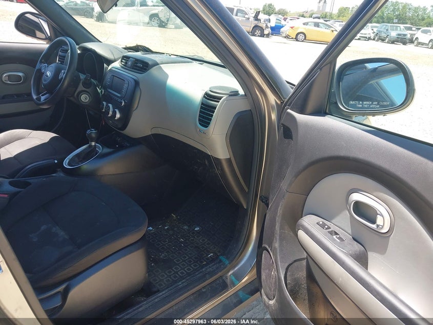 2018 Kia Soul VIN KNDJN2A26J7555058 IAAI salvage auction — NORMAL WEAR, Salvage Title, sold $600 on 2026-07-22 (photo 5)