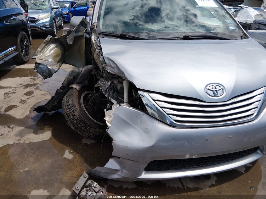 2017 Toyota Sienna VIN 5TDKZ3DC8HS844963 IAAI salvage auction — RIGHT FRONT, Salvage Title, sold $4,000 on 2026-07-21 (photo 6)