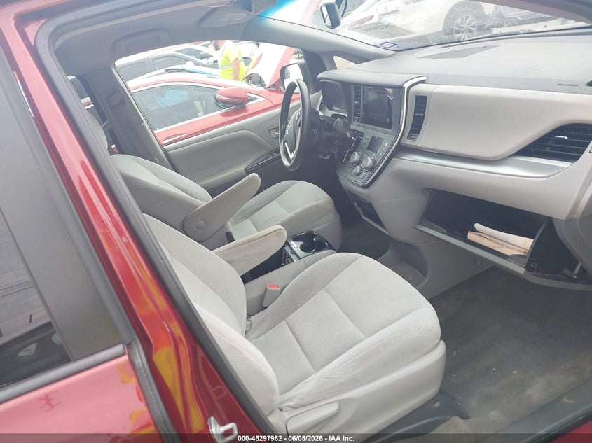 2015 Toyota Sienna VIN 5TDKK3DC8FS619637 IAAI salvage auction — LEFT SIDE, Salvage (Texas), sold $3,400 on 2026-07-29 (photo 5)