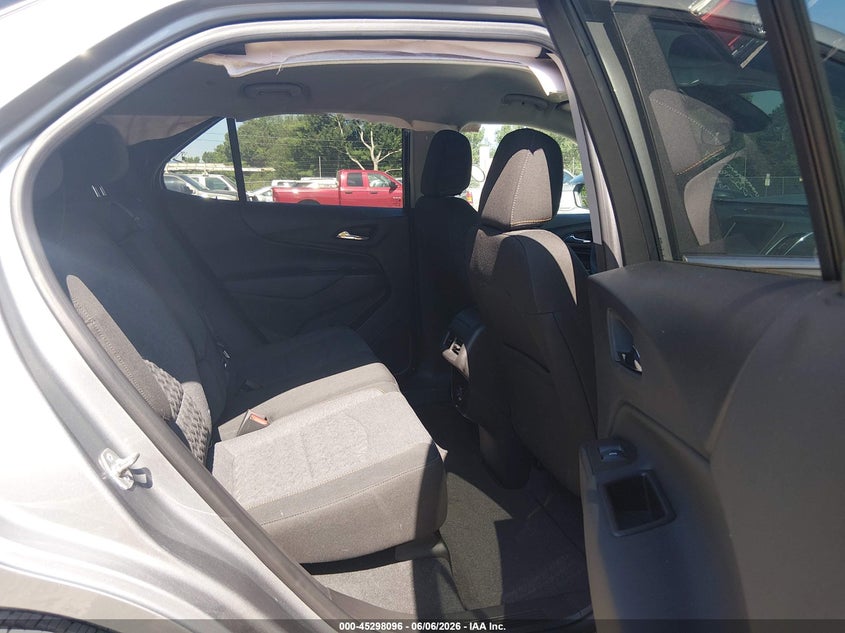 2024 Chevrolet Equinox VIN 3GNAXKEG9RS104209 IAAI salvage auction — FRONT END, Salvage Title, sold $2,700 on 2026-07-31 (photo 8)
