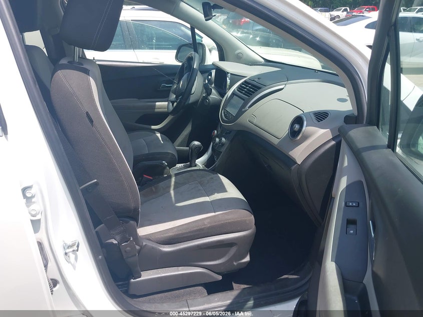 2015 Chevrolet Trax VIN KL7CJLSB8FB230048 IAAI salvage auction — LEFT FRONT, Salvage Title, sold $950 on 2026-07-08 (photo 5)