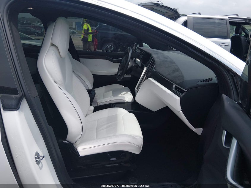 2017 Tesla Model x VIN 5YJXCBE27HF024899 IAAI salvage auction — REAR END, Salvage Title, sold $8,700 on 2026-07-20 (photo 5)