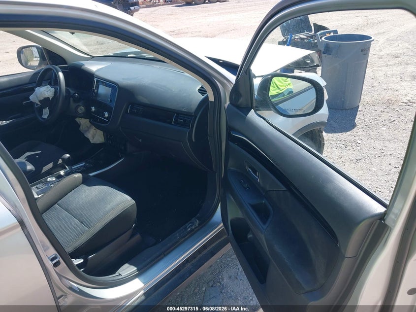 2020 Mitsubishi Outlander VIN JA4AZ3A3XLZ026880 IAAI salvage auction — FRONT END, Salvage Title, sold $1,200 on 2026-08-02 (photo 5)