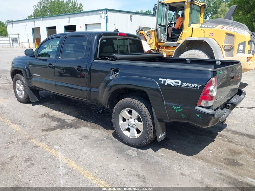 2015 Toyota Tacoma VIN 5TFMU4FN5FX030191 IAAI salvage auction — REAR END, Salvage Title, sold $7,400 on 2026-07-30 (photo 3)