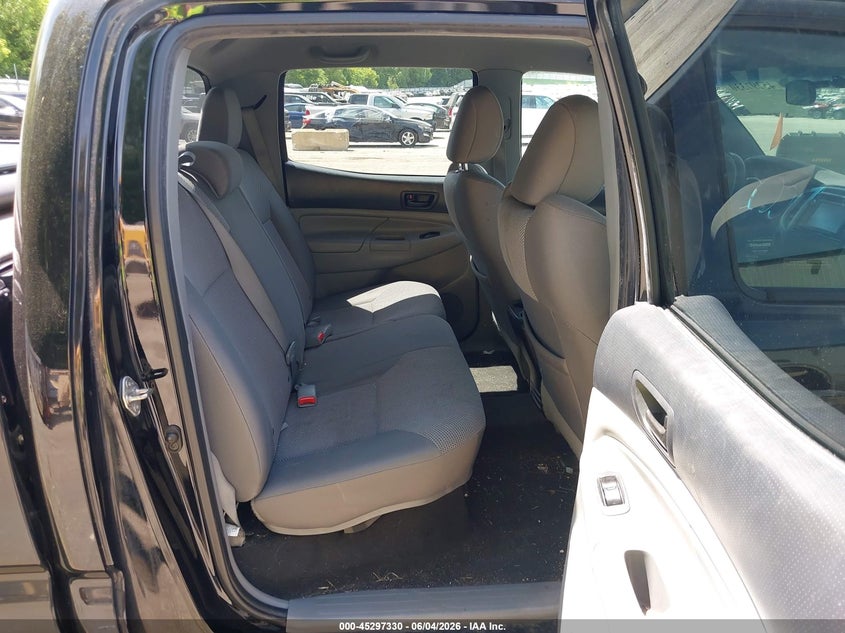 2015 Toyota Tacoma VIN 5TFMU4FN5FX030191 IAAI salvage auction — REAR END, Salvage Title, sold $7,400 on 2026-07-30 (photo 8)