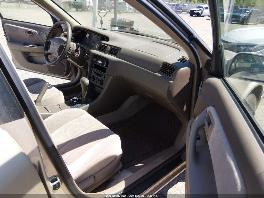 1997 Toyota Camry VIN JT2BF22KXV0081123 IAAI salvage auction — NORMAL WEAR, Clear (Washington), sold $300 on 2026-07-15 (photo 5)
