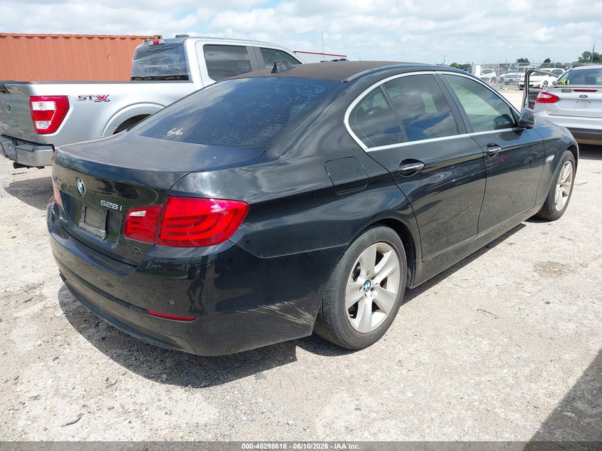 2012 BMW 5er VIN WBAXG5C55CDW24160 IAAI salvage auction — NORMAL WEAR, Original (Texas), sold $525 on 2026-07-10 (photo 4)