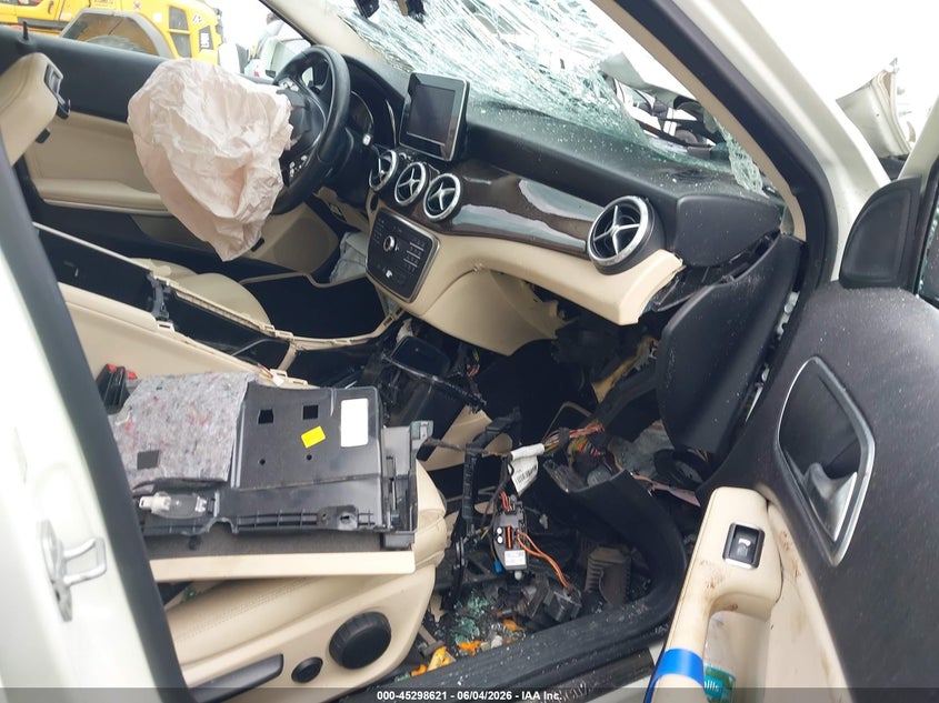 2016 Mercedes-benz Gla-klasse VIN WDCTG4EB4GJ202669 IAAI salvage auction — FRONT END, Salvage Title, sold $650 on 2026-07-29 (photo 5)