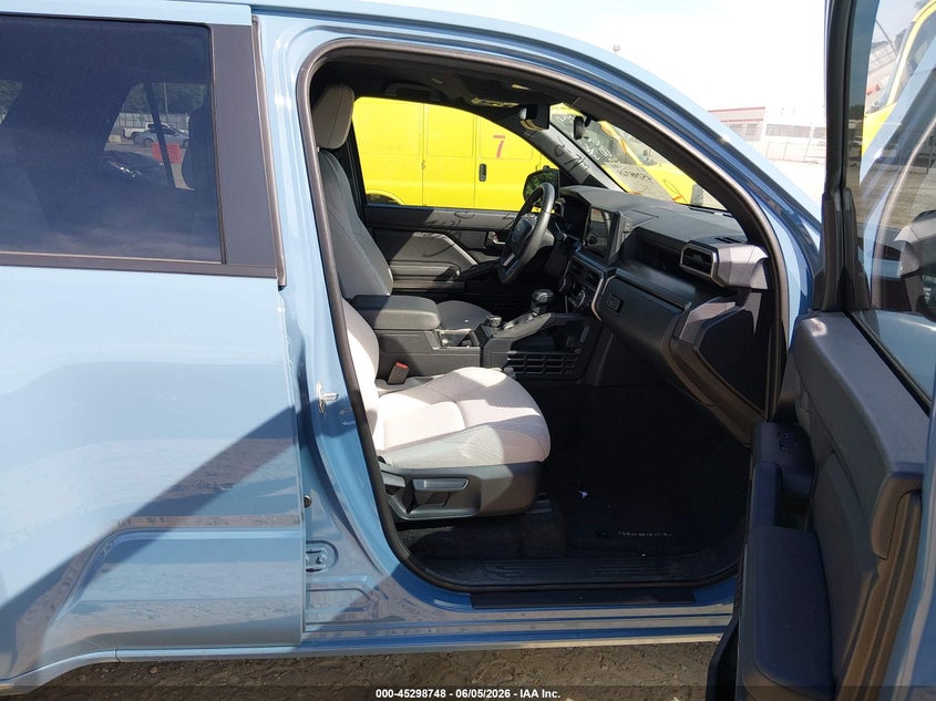 2025 Toyota 4runner VIN JTEVA5BR2S5057684 IAAI salvage auction — SIDE, Salvage Title, sold $20,100 on 2026-07-19 (photo 5)