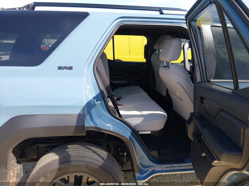 2025 Toyota 4runner VIN JTEVA5BR2S5057684 IAAI salvage auction — SIDE, Salvage Title, sold $20,100 on 2026-07-19 (photo 8)