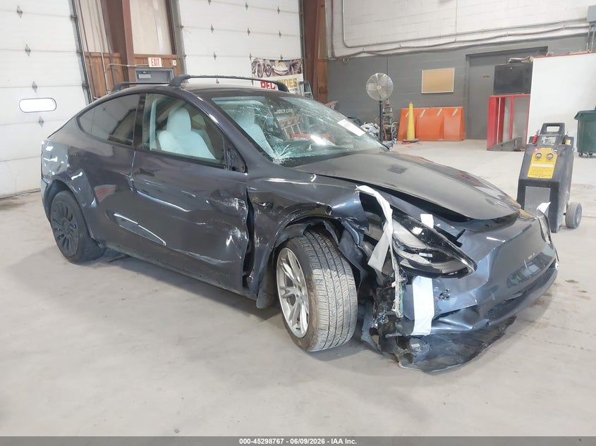 2023 Tesla Model y VIN 7SAYGDED4PF959109 IAAI salvage auction — LEFT FRONT, Salvage Title, sold $4,500 on 2026-07-29 (photo 1)