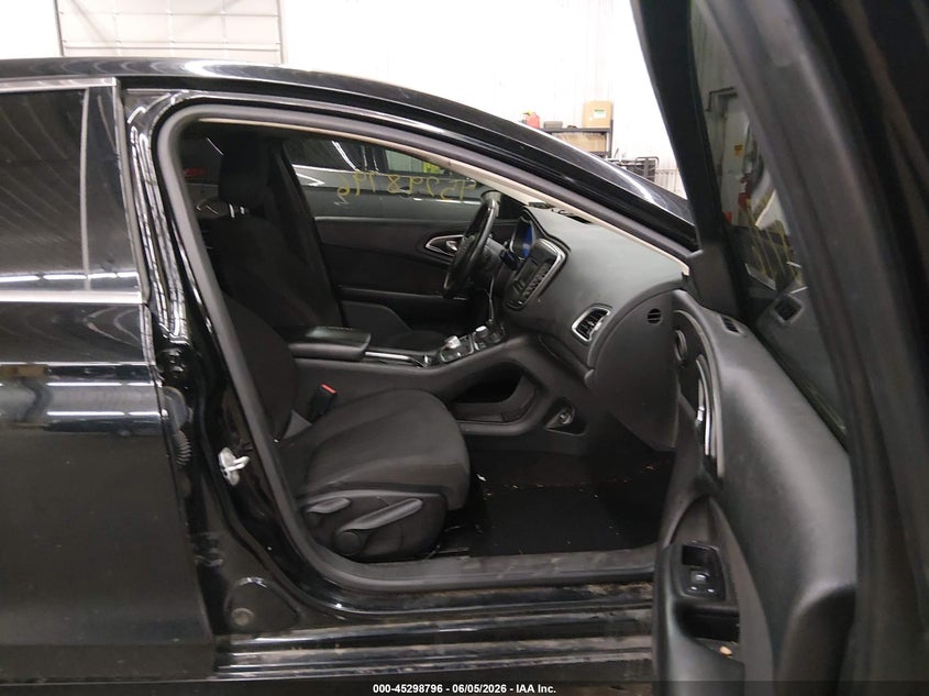 2015 Chrysler 200 VIN 1C3CCCAB8FN723858 IAAI salvage auction — FRONT END, Salvage Title, sold $475 on 2026-07-21 (photo 5)