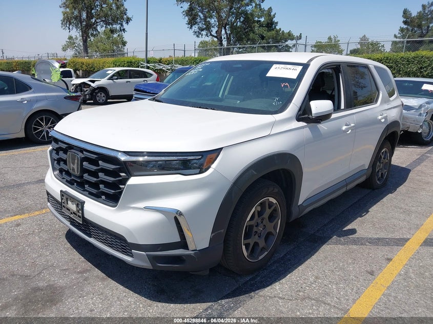 2023 Honda Pilot VIN 5FNYG2H40PB010556 IAAI salvage auction — SIDE, Wait Title, sold $15,000 on 2026-07-31 (photo 2)