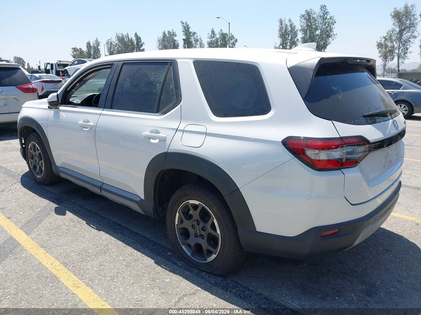 2023 Honda Pilot VIN 5FNYG2H40PB010556 IAAI salvage auction — SIDE, Wait Title, sold $15,000 on 2026-07-31 (photo 3)