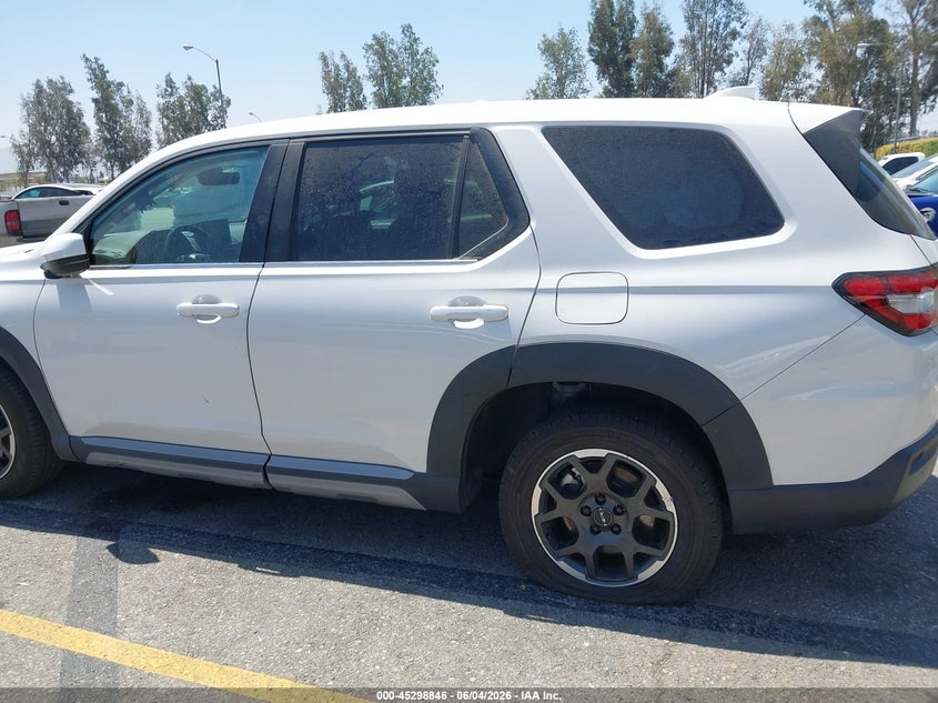 2023 Honda Pilot VIN 5FNYG2H40PB010556 IAAI salvage auction — SIDE, Wait Title, sold $15,000 on 2026-07-31 (photo 6)