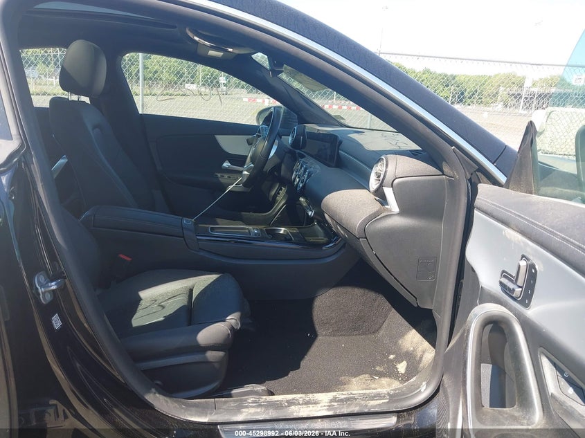 2025 Mercedes-benz Cla-klasse VIN W1K5J4GB9SN522638 IAAI salvage auction — LEFT SIDE, Clear (New Jersey), sold $15,025 on 2026-07-11 (photo 5)