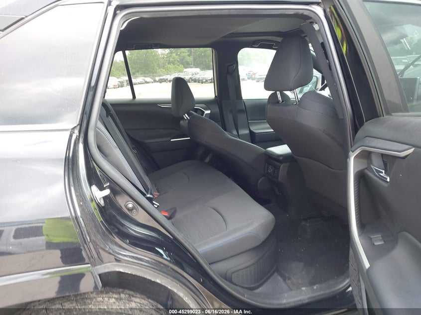 2022 Toyota Rav 4 VIN 2T3T6RFV1NW035362 IAAI salvage auction — FRONT END, Salvage (Kentucky), sold $10,300 on 2026-07-15 (photo 8)