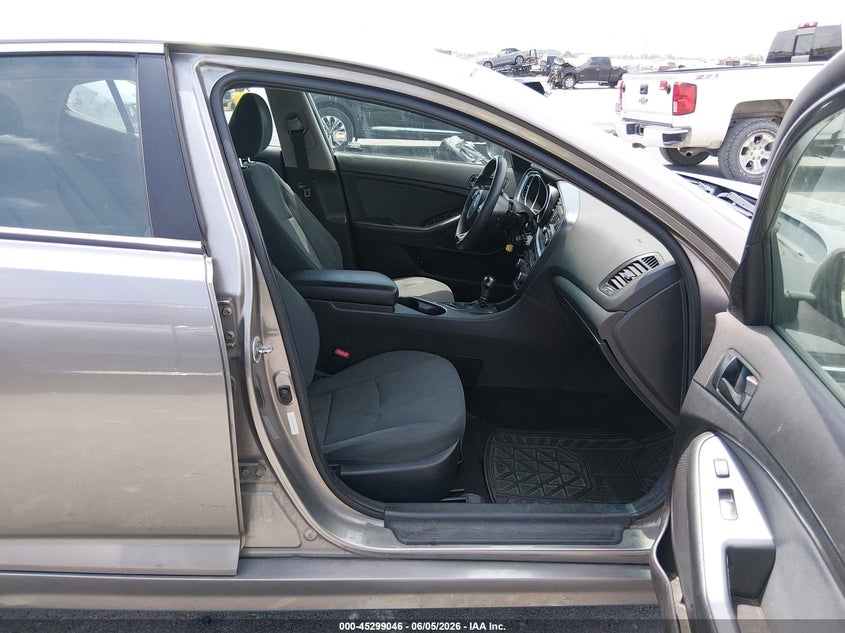 2015 Kia Optima VIN 5XXGM4A79FG492041 IAAI salvage auction — THEFT, Salvage (Illinois), sold $275 on 2026-07-28 (photo 5)