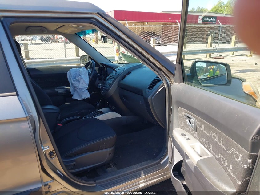 2012 Kia Soul VIN KNDJT2A64C7384029 IAAI salvage auction — SIDE, Salvage Title, sold $475 on 2026-07-16 (photo 5)