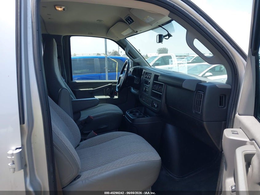 2018 Chevrolet Express 2500 VIN 1GAWGEFG9J1300373 IAAI salvage auction — RIGHT SIDE, SF97 (California), sold $15,200 on 2026-07-28 (photo 5)