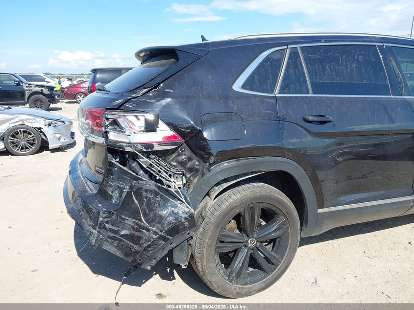 2021 Volkswagen Atlas cross sport VIN 1V2TE2CA9MC207603 IAAI salvage auction — FRONT & REAR, Salvage Title, sold $4,300 on 2026-07-28 (photo 6)