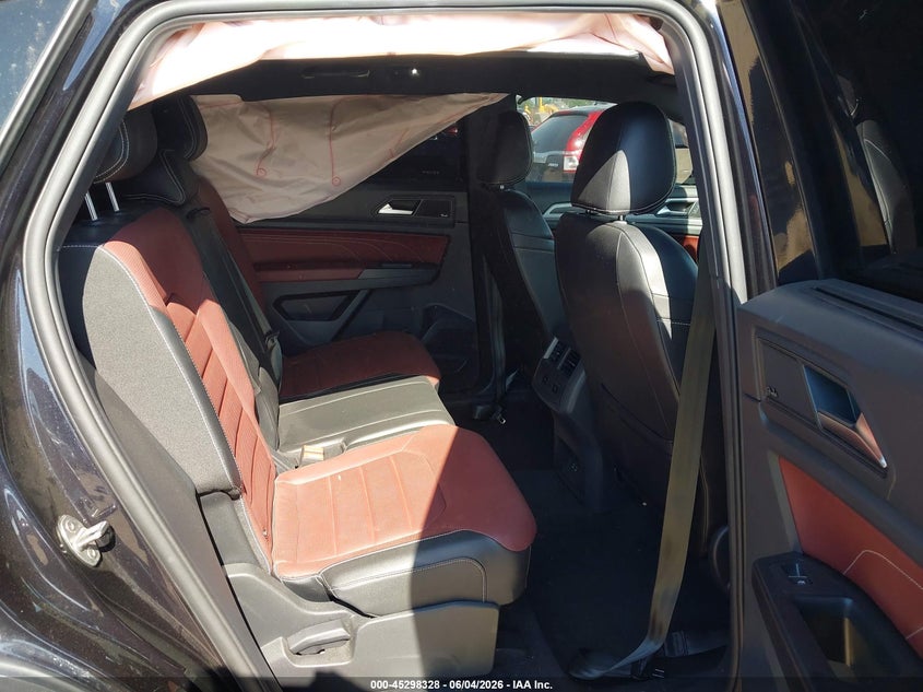 2021 Volkswagen Atlas cross sport VIN 1V2TE2CA9MC207603 IAAI salvage auction — FRONT & REAR, Salvage Title, sold $4,300 on 2026-07-28 (photo 8)