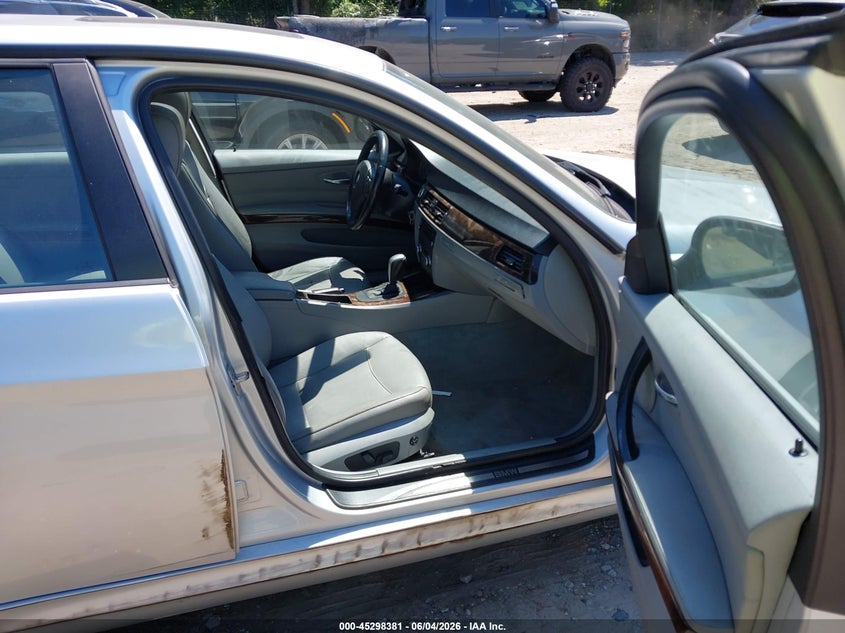 2011 BMW 3 series VIN WBAPH7G55BNN04497 IAAI salvage auction — SIDE, Salvage (Georgia), sold $475 on 2026-07-18 (photo 5)