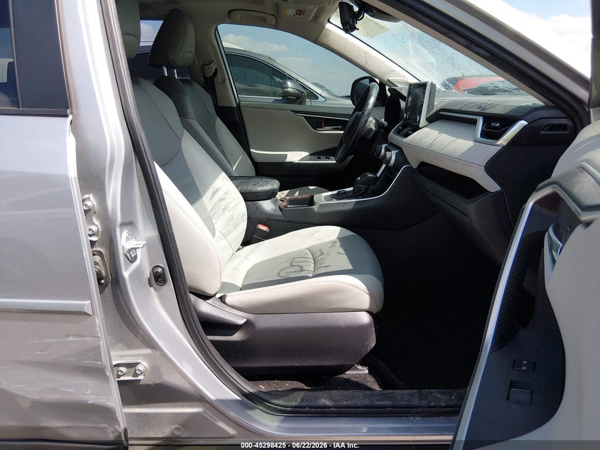 2019 Toyota Rav 4 VIN JTMDWRFV7KD031166 IAAI salvage auction — FRONT & REAR, Wait Title, sold $11,500 on 2026-09-22 (photo 5)