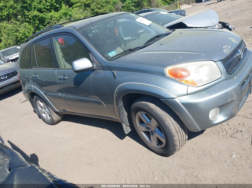 2004 Toyota Rav 4 VIN JTEHD20V640002447 IAAI salvage auction — NORMAL WEAR, Clear (Massachusetts), sold $1,025 on 2026-07-07 (photo 1)