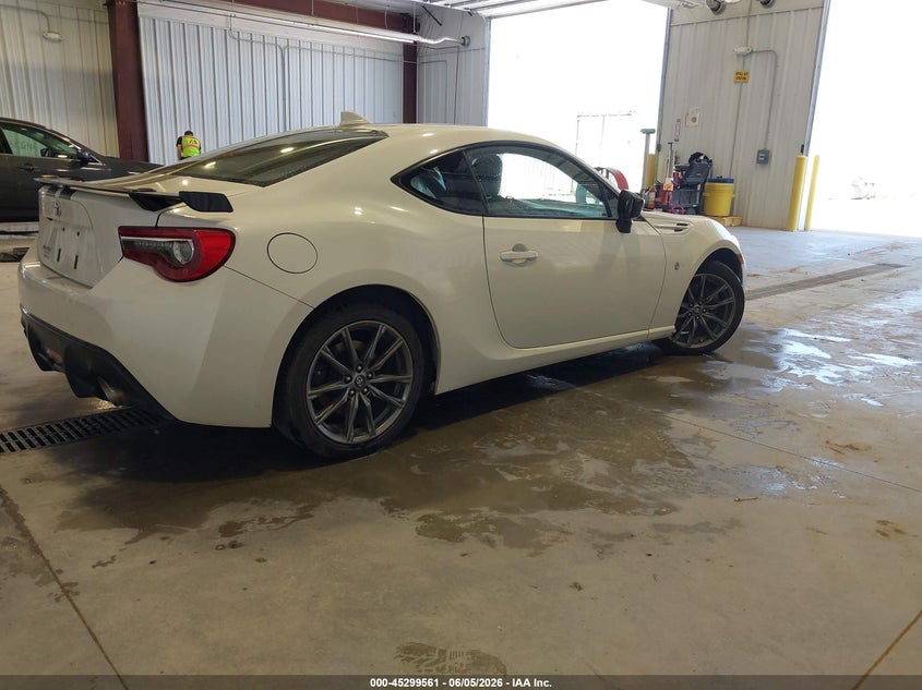 2017 Toyota Gt86 VIN JF1ZNAA17H8708299 IAAI salvage auction — UNKNOWN, Salvage (Utah), sold $3,250 on 2026-07-29 (photo 4)