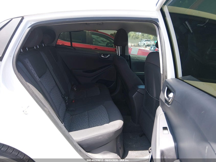 2018 Hyundai Ioniq VIN KMHC65LC6JU102228 IAAI salvage auction — RIGHT FRONT, Salvage Title, sold $2,450 on 2026-07-13 (photo 8)