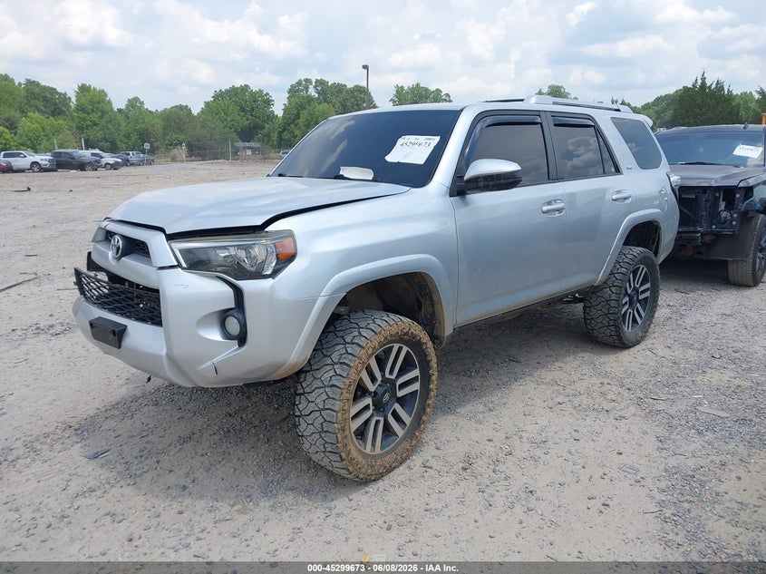 2015 Toyota 4runner VIN JTEBU5JR2F5240827 IAAI salvage auction — FRONT END, Salvage Title, sold $5,800 on 2026-07-09 (photo 2)