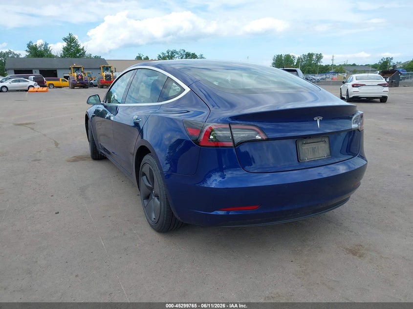 2019 Tesla Model 3 VIN 5YJ3E1EA3KF299526 IAAI salvage auction — RIGHT FRONT, Salvage Title, sold $3,950 on 2026-07-28 (photo 3)