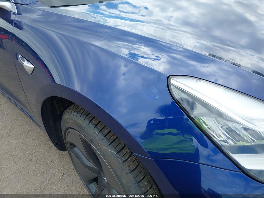2019 Tesla Model 3 VIN 5YJ3E1EA3KF299526 IAAI salvage auction — RIGHT FRONT, Salvage Title, sold $3,950 on 2026-07-28 (photo 6)