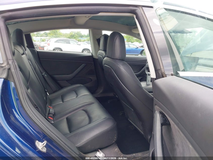 2019 Tesla Model 3 VIN 5YJ3E1EA3KF299526 IAAI salvage auction — RIGHT FRONT, Salvage Title, sold $3,950 on 2026-07-28 (photo 8)