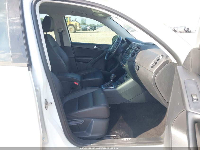 2016 Volkswagen Tiguan VIN WVGAV7AXXGW609237 IAAI salvage auction — FRONT END, Salvage (Ohio), sold $1,050 on 2026-07-22 (photo 5)