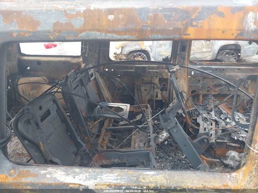 2004 Hummer H2 VIN 5GRGN23U24H113464 IAAI salvage auction — TOTAL BURN, Parts Only (Arkansas), sold $75 on 2026-07-29 (photo 8)