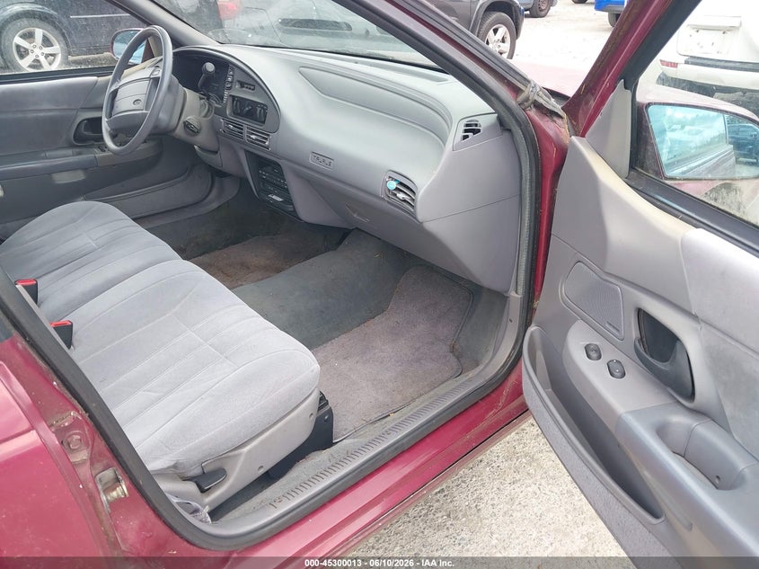 1992 Ford Taurus VIN 1FACP50U9NG277095 IAAI salvage auction — NORMAL WEAR, Clear (Washington), sold $250 on 2026-07-08 (photo 5)