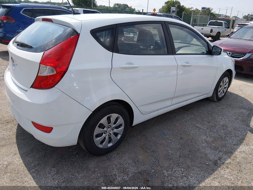 2016 Hyundai Accent VIN KMHCT5AE3GU285979 IAAI salvage auction — SIDE, Salvage Title, sold $950 on 2026-07-17 (photo 4)